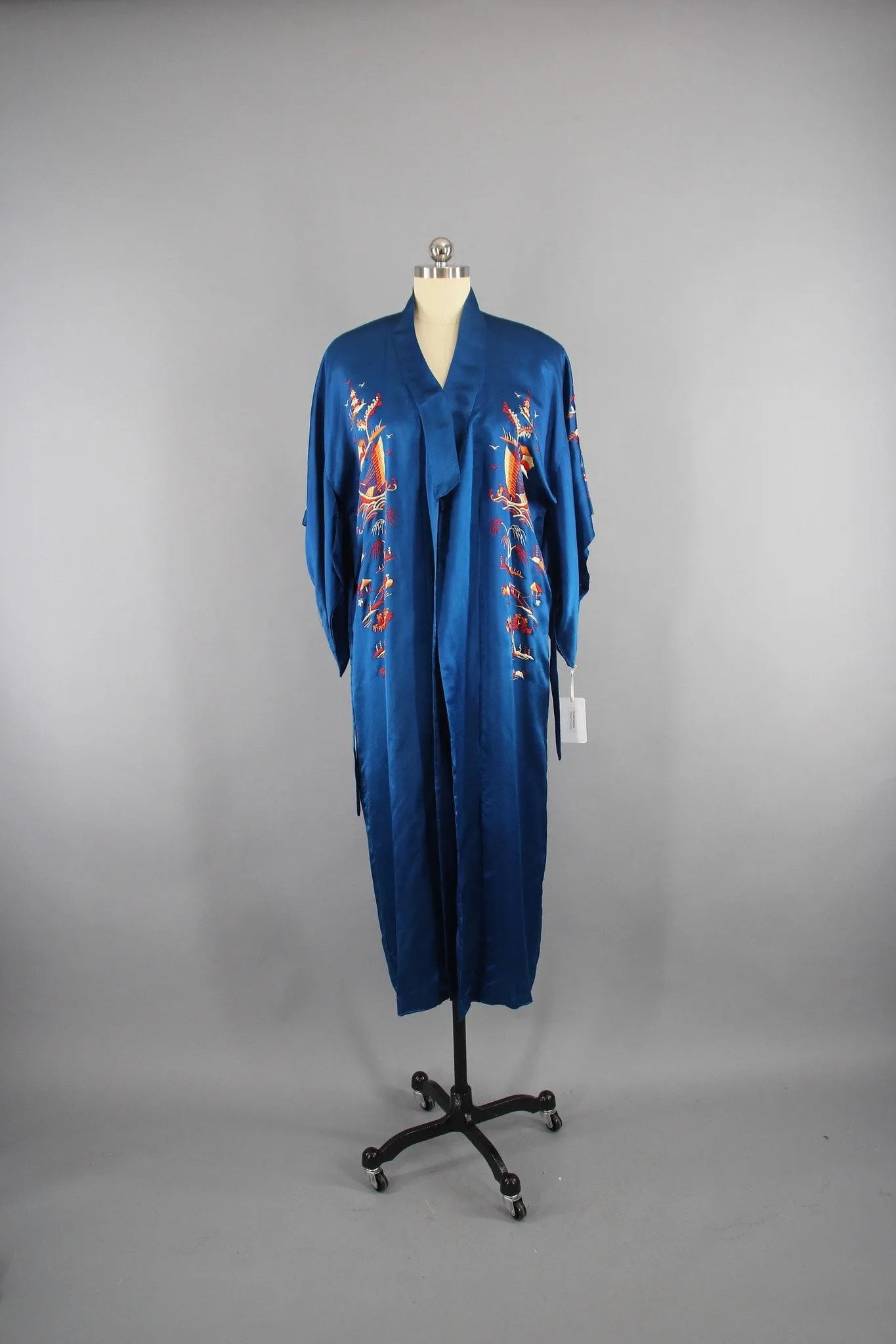 1940s Vintage Royal Blue Silk Kimono Robe with Asian Pagodas and Boats Embroidery