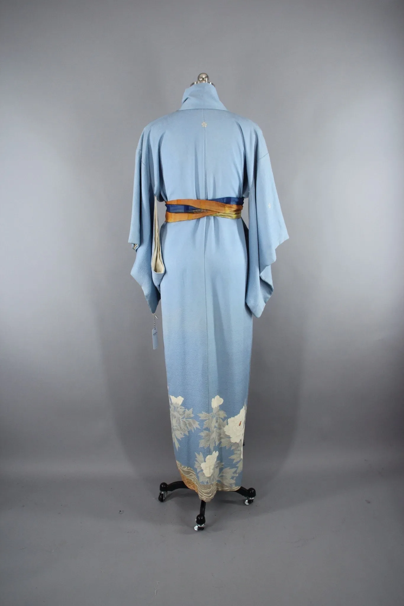 1950s Vintage Silk Kimono Robe / Sky Blue Embroidered Floral