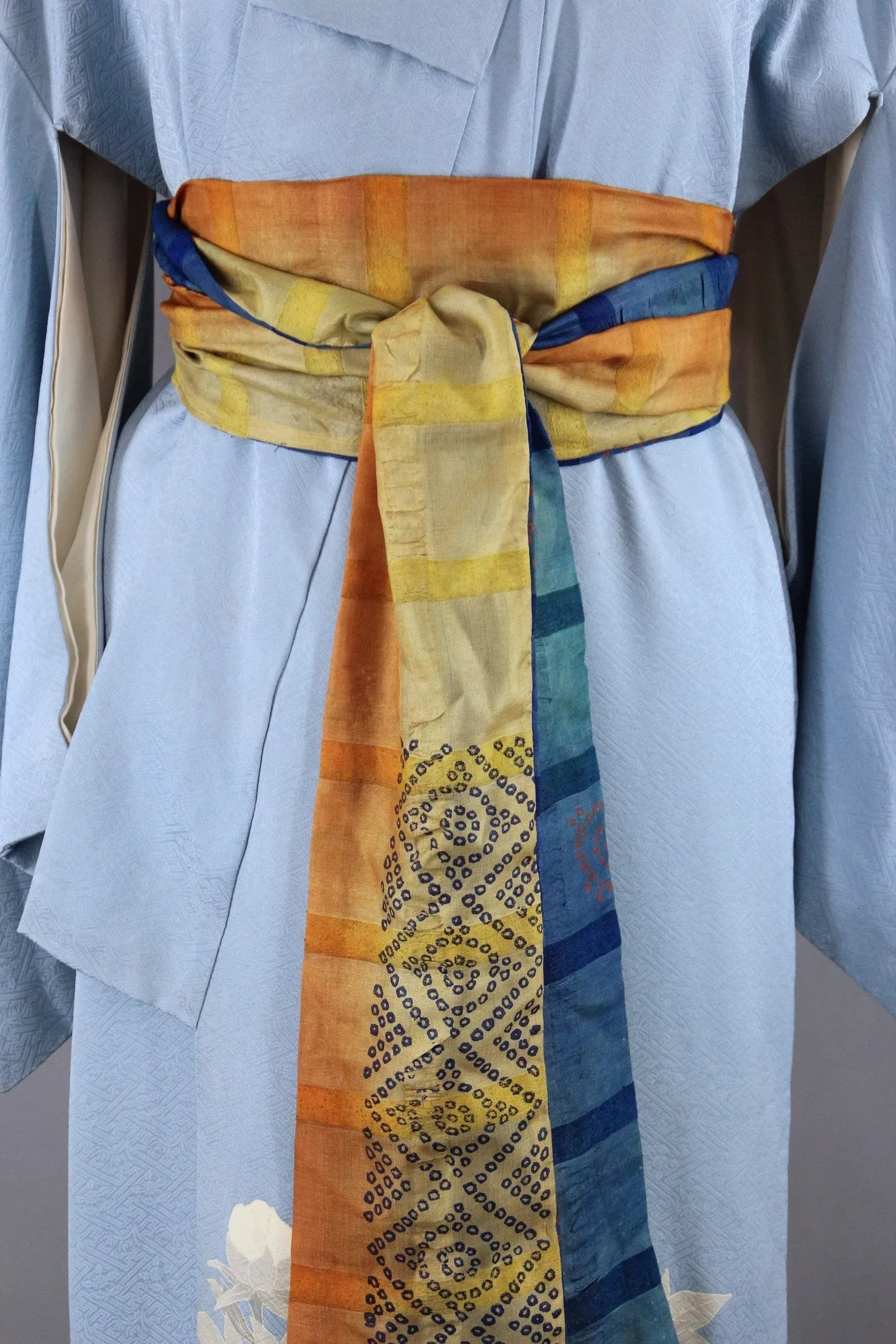 1950s Vintage Silk Kimono Robe / Sky Blue Embroidered Floral