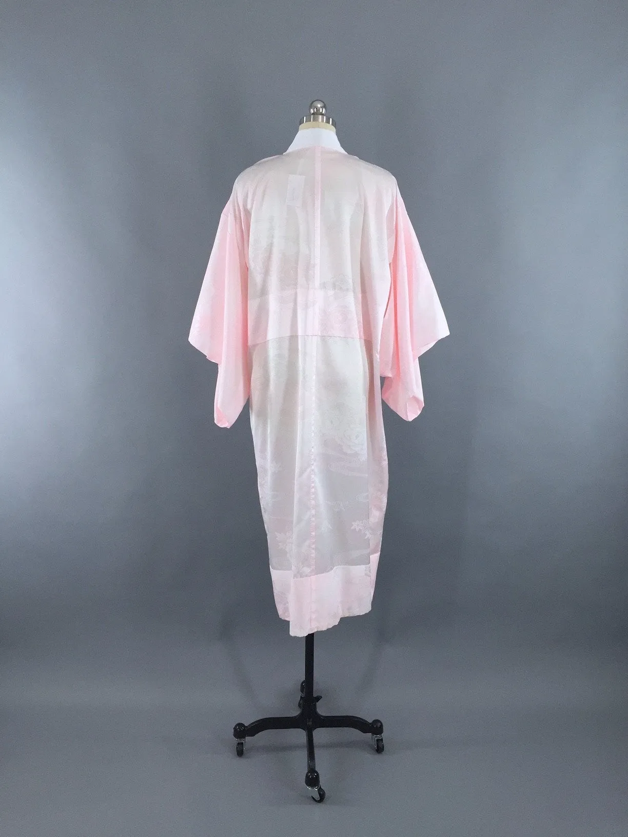 1970s Vintage Kimono Robe / Pale Pink Satin