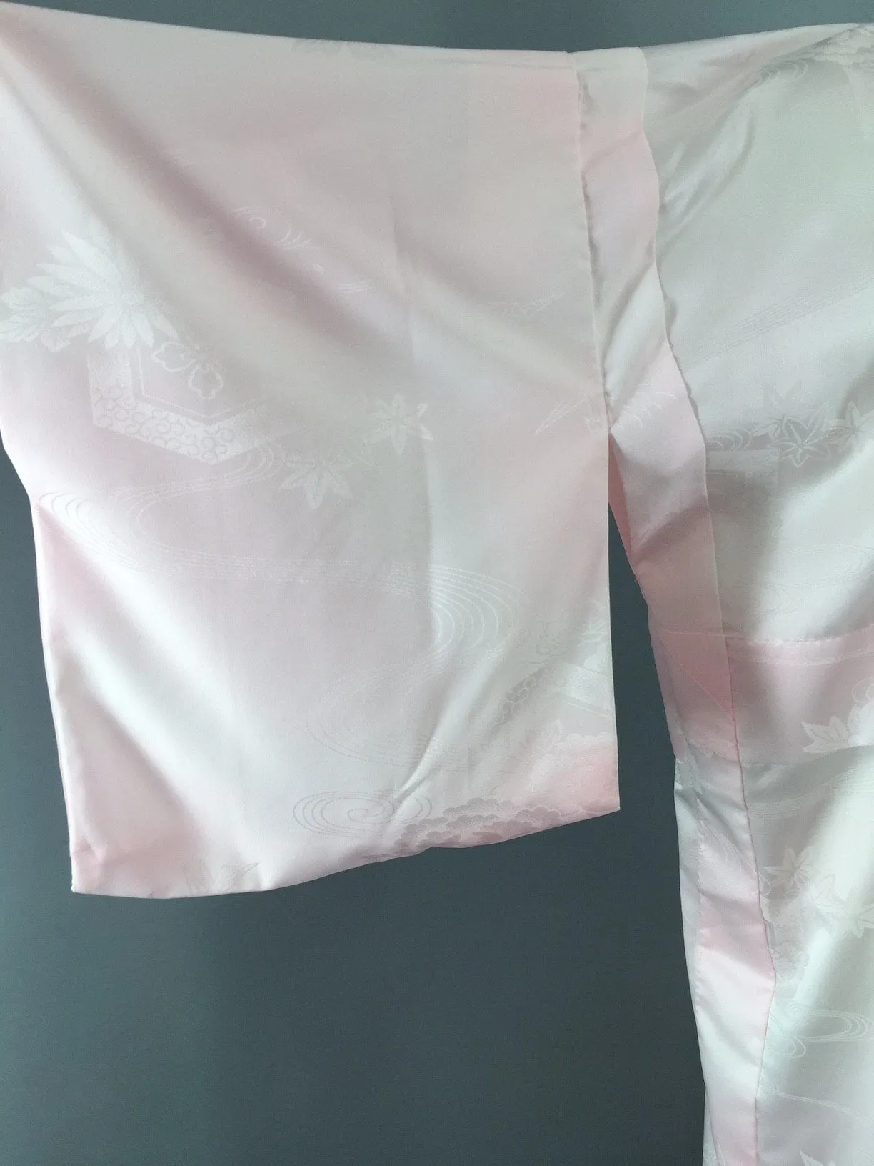 1970s Vintage Kimono Robe / Pale Pink Satin