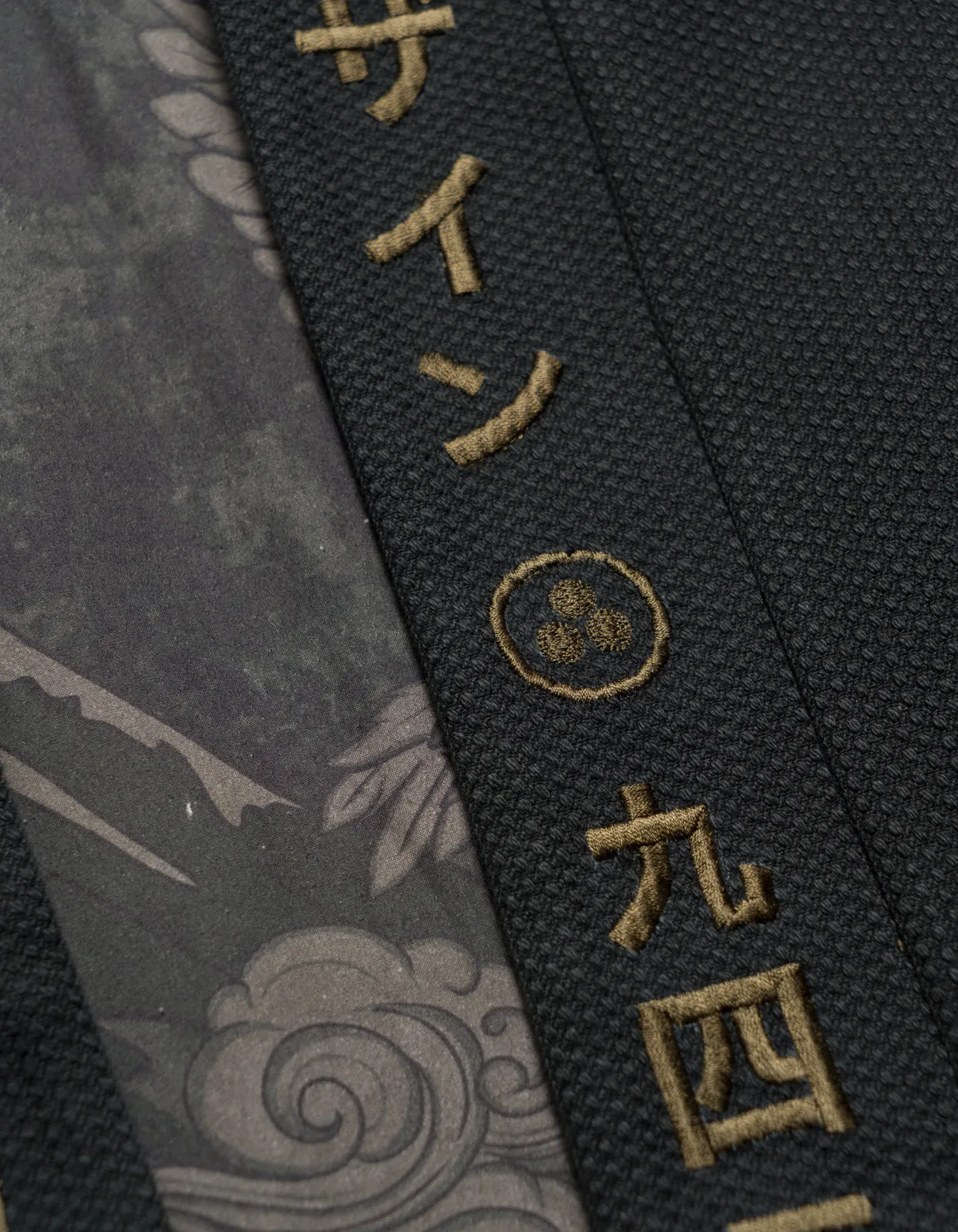 5325 Maharishi Peace Mountain Kimono Black