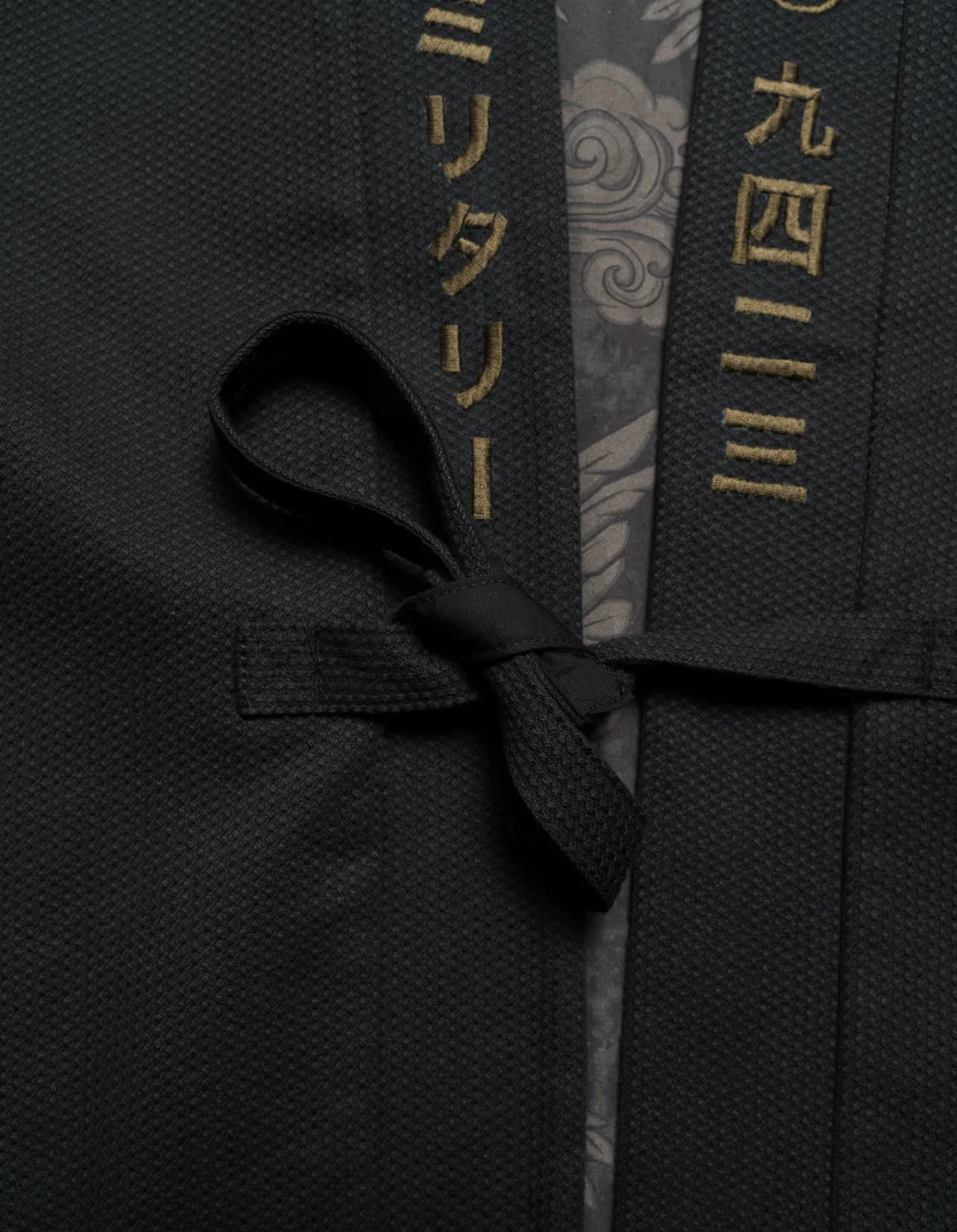 5325 Maharishi Peace Mountain Kimono Black