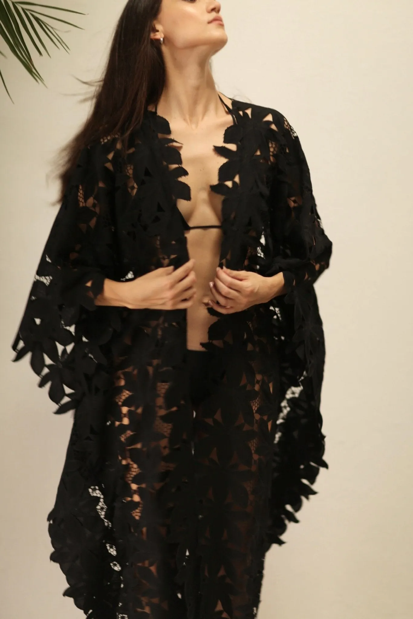 BLACK COTON LACE FLOWER KIMONO