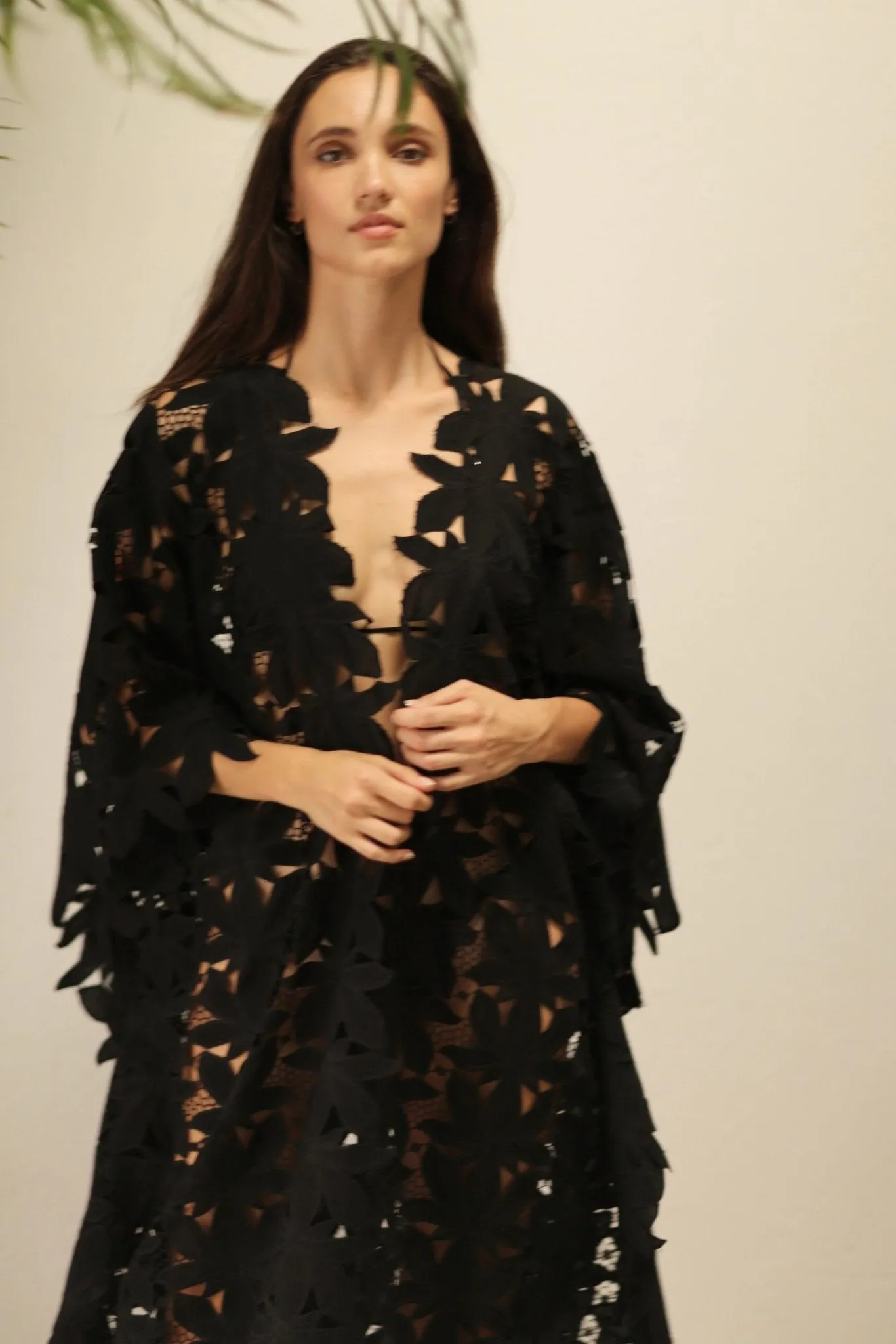 BLACK COTON LACE FLOWER KIMONO