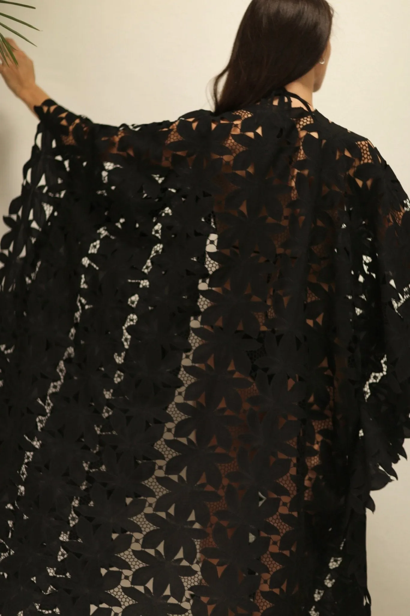 BLACK COTON LACE FLOWER KIMONO