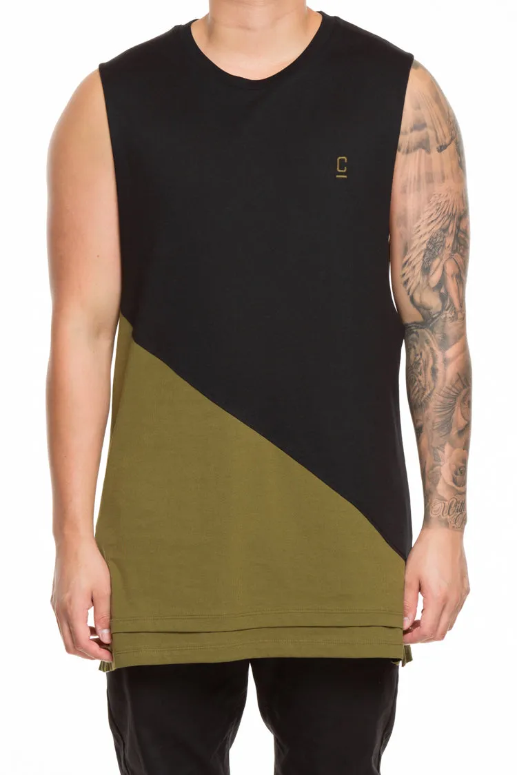 CARRÉ DIAGONAL PANEL 2 MUSCLE TEE BLACK/OLIVE