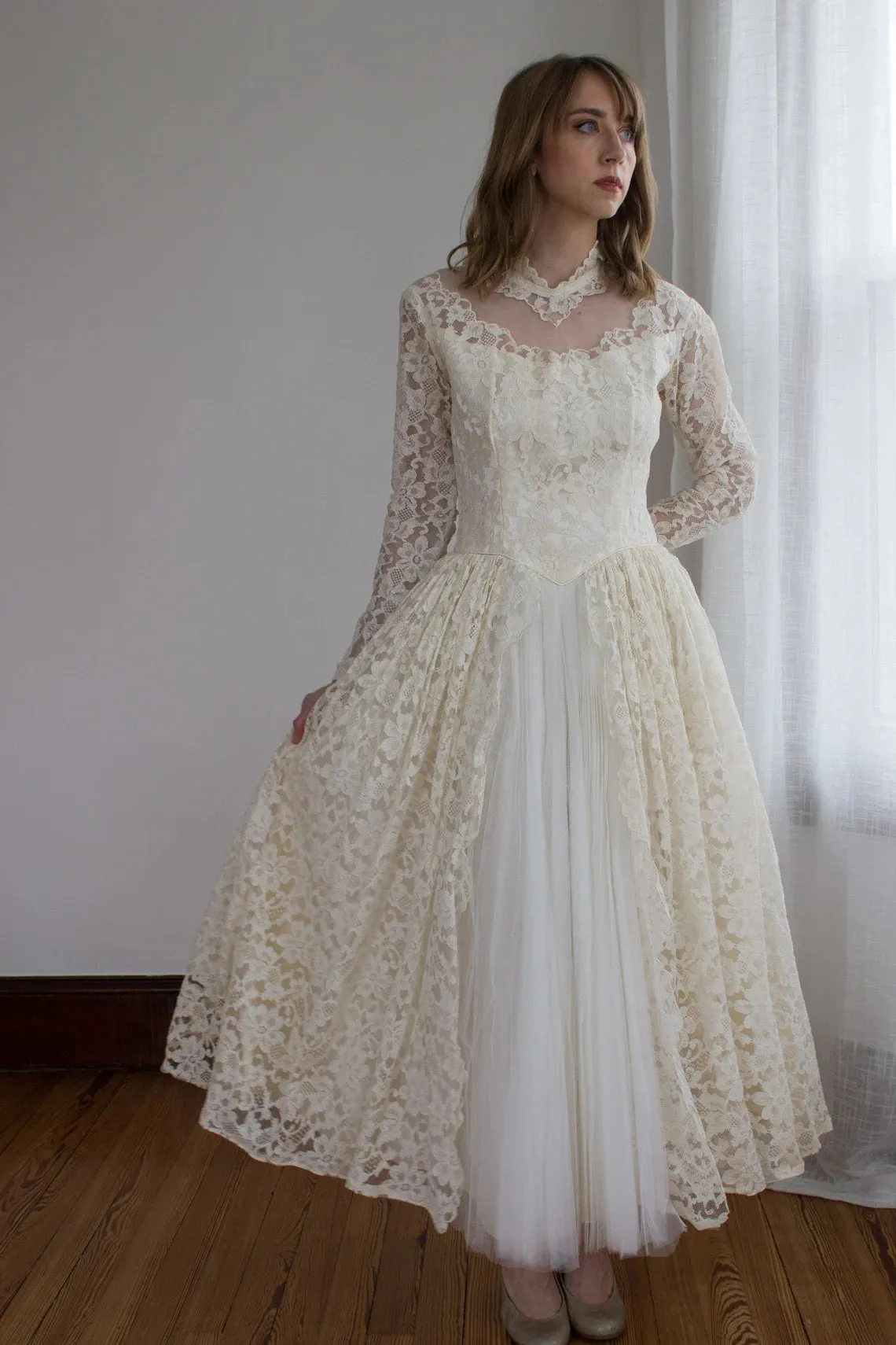 Empire Waist Vintage Wedding Dress With Lace and Long Sleeves